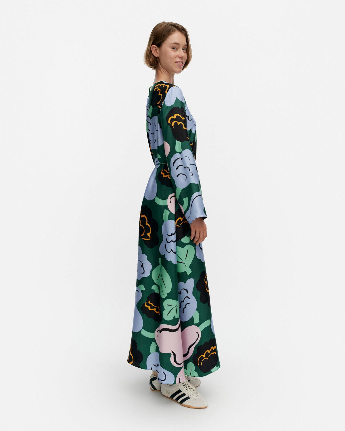 Kaunista Kukasta Kukkaan Silk dress