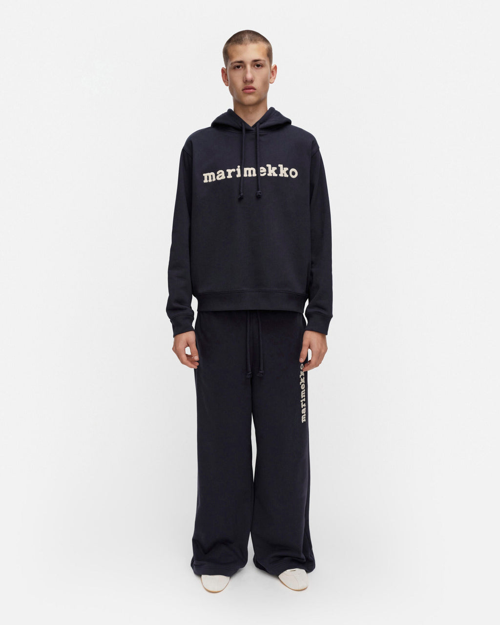 Skripti Logo Placement Kioski hoodie