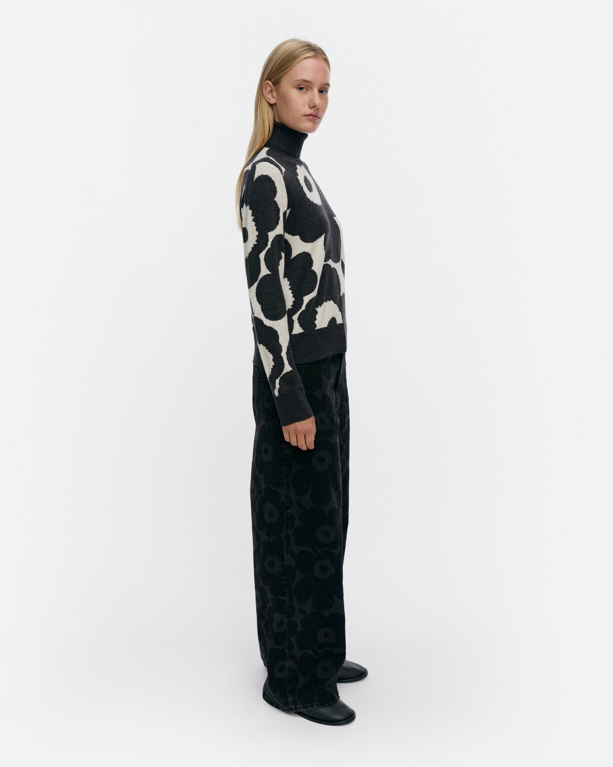 Sopimus Unikko Knitted pullover