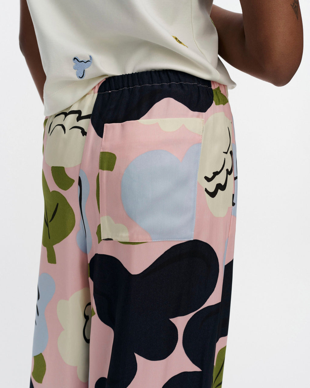 Vaihtelu Kukasta Kukkaan Trousers